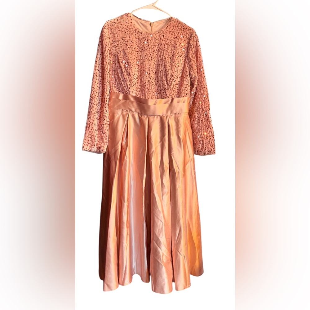 Elegant Pink Sparkling Dress! Size 14! NEW